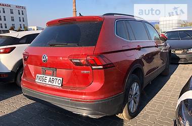 Позашляховик / Кросовер Volkswagen Tiguan 2019 в 