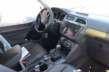Позашляховик / Кросовер Volkswagen Tiguan 2019 в 