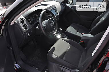 Позашляховик / Кросовер Volkswagen Tiguan 2017 в 