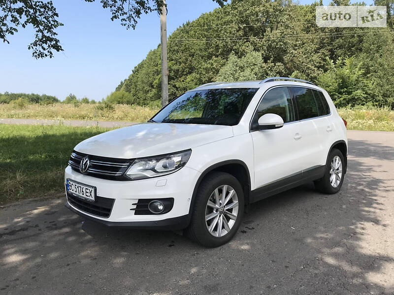 Позашляховик / Кросовер Volkswagen Tiguan 2011 в 