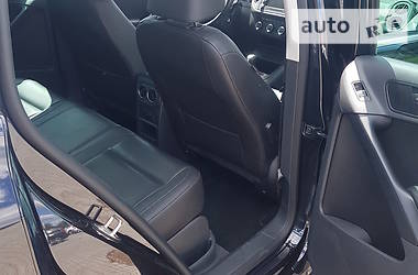Позашляховик / Кросовер Volkswagen Tiguan 2013 в 