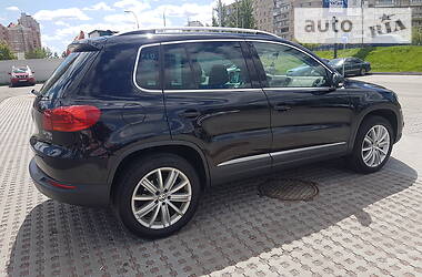 Позашляховик / Кросовер Volkswagen Tiguan 2013 в Києві