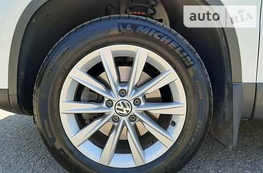 Позашляховик / Кросовер Volkswagen Tiguan 2015 в 