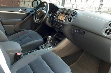 Позашляховик / Кросовер Volkswagen Tiguan 2015 в 