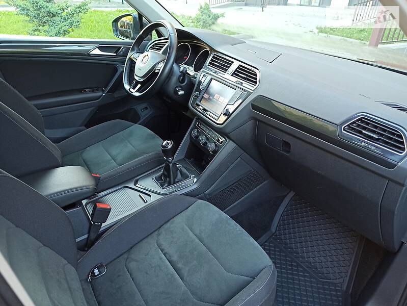 Позашляховик / Кросовер Volkswagen Tiguan 2016 в Чернівцях