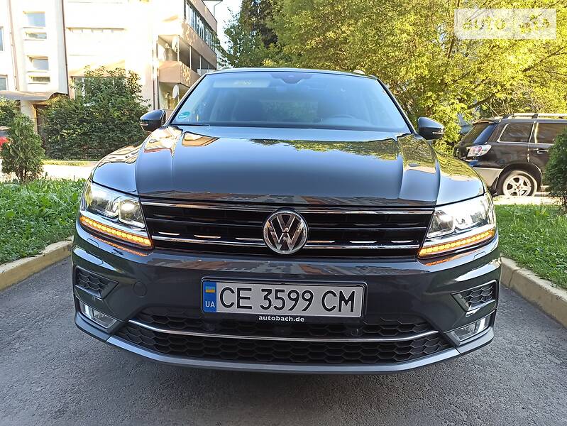 Позашляховик / Кросовер Volkswagen Tiguan 2016 в Чернівцях