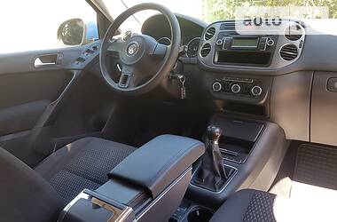 Внедорожник / Кроссовер Volkswagen Tiguan 2010 в Харькове