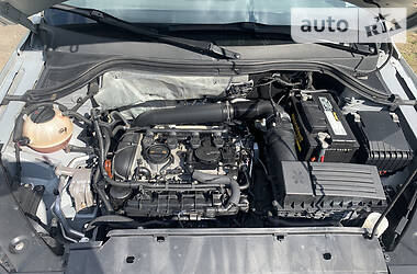 Позашляховик / Кросовер Volkswagen Tiguan 2012 в 