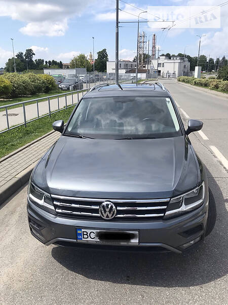Позашляховик / Кросовер Volkswagen Tiguan 2017 в Львові
