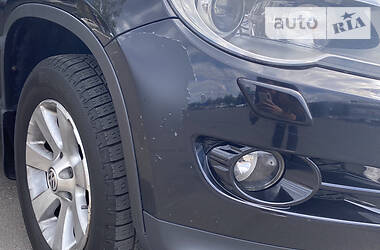Позашляховик / Кросовер Volkswagen Tiguan 2009 в 
