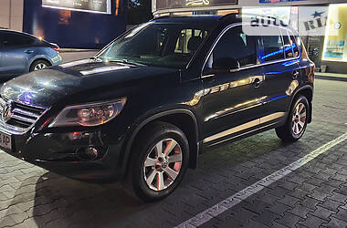 Позашляховик / Кросовер Volkswagen Tiguan 2009 в 