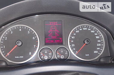 Позашляховик / Кросовер Volkswagen Tiguan 2009 в 