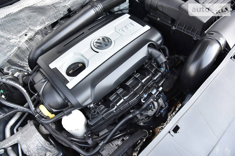 Внедорожник / Кроссовер Volkswagen Tiguan 2014 в 