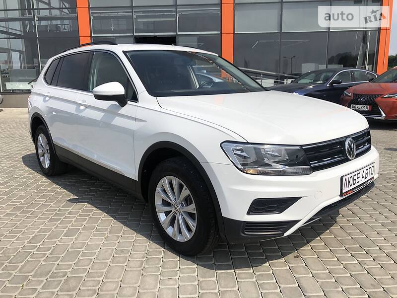 Внедорожник / Кроссовер Volkswagen Tiguan 2018 в 
