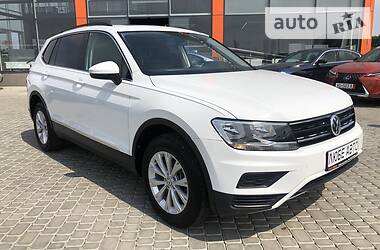Внедорожник / Кроссовер Volkswagen Tiguan 2018 в 
