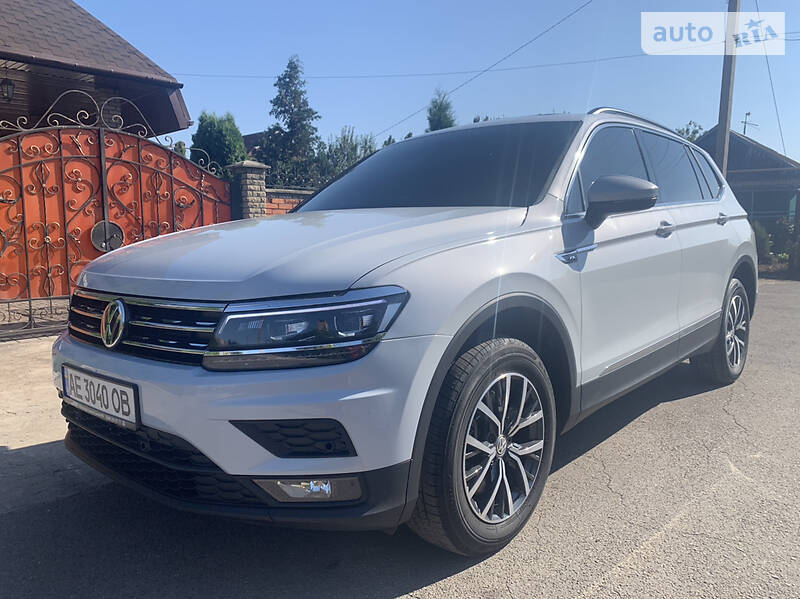 Позашляховик / Кросовер Volkswagen Tiguan 2018 в 