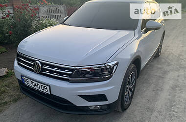 Позашляховик / Кросовер Volkswagen Tiguan 2018 в 