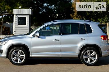 Позашляховик / Кросовер Volkswagen Tiguan 2013 в 
