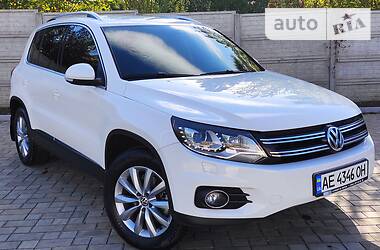 Внедорожник / Кроссовер Volkswagen Tiguan 2012 в 