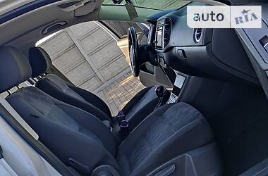 Внедорожник / Кроссовер Volkswagen Tiguan 2012 в 