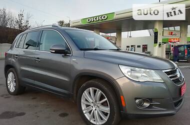 Внедорожник / Кроссовер Volkswagen Tiguan 2010 в Луцке