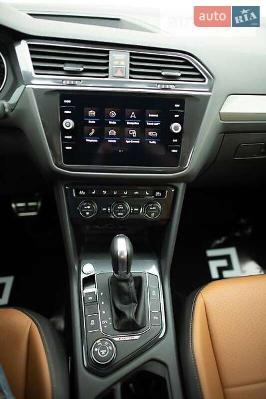 Внедорожник / Кроссовер Volkswagen Tiguan 2018 в Ровно