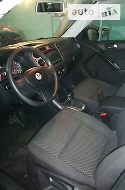 Внедорожник / Кроссовер Volkswagen Tiguan 2010 в Мариуполе