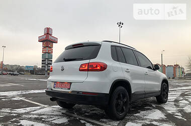 Внедорожник / Кроссовер Volkswagen Tiguan 2014 в Ровно