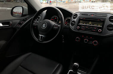 Внедорожник / Кроссовер Volkswagen Tiguan 2014 в Ровно