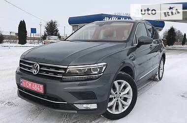 Внедорожник / Кроссовер Volkswagen Tiguan 2017 в Львове