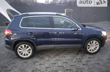 Внедорожник / Кроссовер Volkswagen Tiguan 2010 в Полтаве