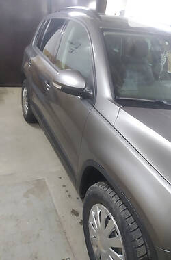 Позашляховик / Кросовер Volkswagen Tiguan 2011 в 