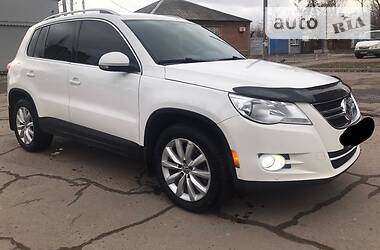 Внедорожник / Кроссовер Volkswagen Tiguan 2011 в Славянске