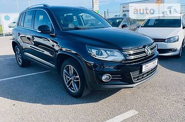 Внедорожник / Кроссовер Volkswagen Tiguan 2015 в Херсоне