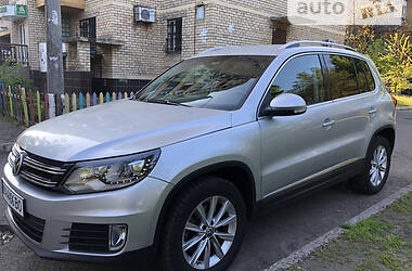 Внедорожник / Кроссовер Volkswagen Tiguan 2015 в Киеве