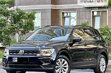 Внедорожник / Кроссовер Volkswagen Tiguan 2017 в 