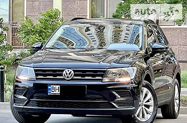 Внедорожник / Кроссовер Volkswagen Tiguan 2017 в 
