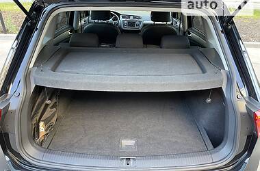 Внедорожник / Кроссовер Volkswagen Tiguan 2017 в 