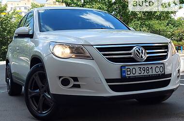 Внедорожник / Кроссовер Volkswagen Tiguan 2009 в Хмельницком