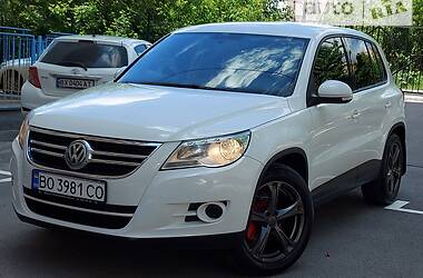 Внедорожник / Кроссовер Volkswagen Tiguan 2009 в Хмельницком