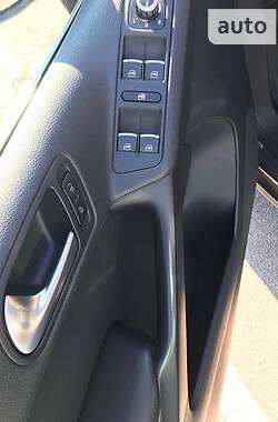 Внедорожник / Кроссовер Volkswagen Tiguan 2014 в 