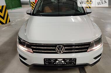 Позашляховик / Кросовер Volkswagen Tiguan 2017 в Києві