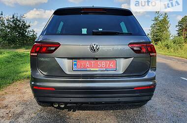 Внедорожник / Кроссовер Volkswagen Tiguan 2017 в Бродах