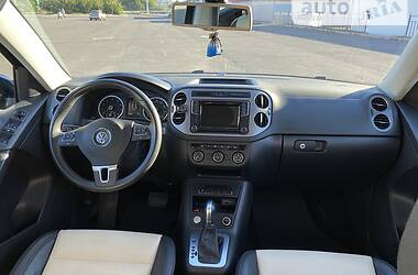 Внедорожник / Кроссовер Volkswagen Tiguan 2017 в Мариуполе