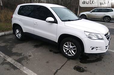 Внедорожник / Кроссовер Volkswagen Tiguan 2010 в Запорожье