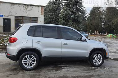 Внедорожник / Кроссовер Volkswagen Tiguan 2012 в Луцке