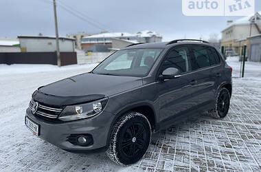 Внедорожник / Кроссовер Volkswagen Tiguan 2014 в Ровно