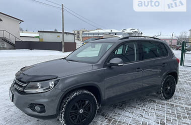 Внедорожник / Кроссовер Volkswagen Tiguan 2014 в Ровно