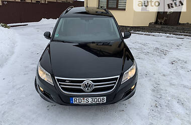 Внедорожник / Кроссовер Volkswagen Tiguan 2010 в Львове