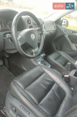 Позашляховик / Кросовер Volkswagen Tiguan 2009 в 